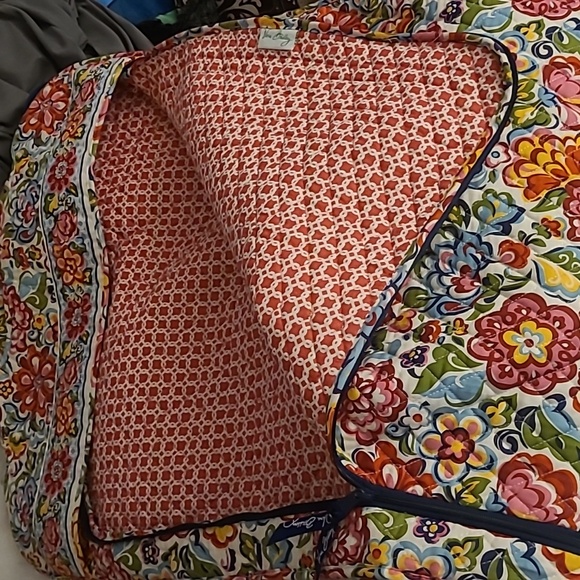 Unused Vera Bradley quilted floral garment bag - Picture 5 of 7
